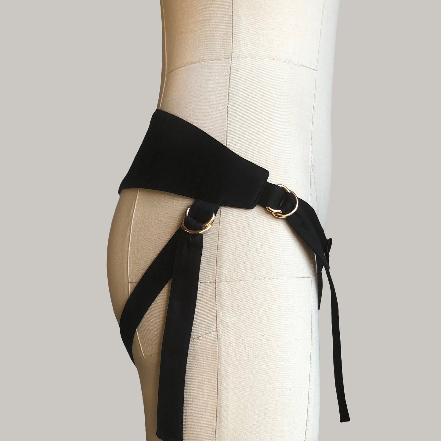 Classic Velcro Mid Rise Strap On Harness Black