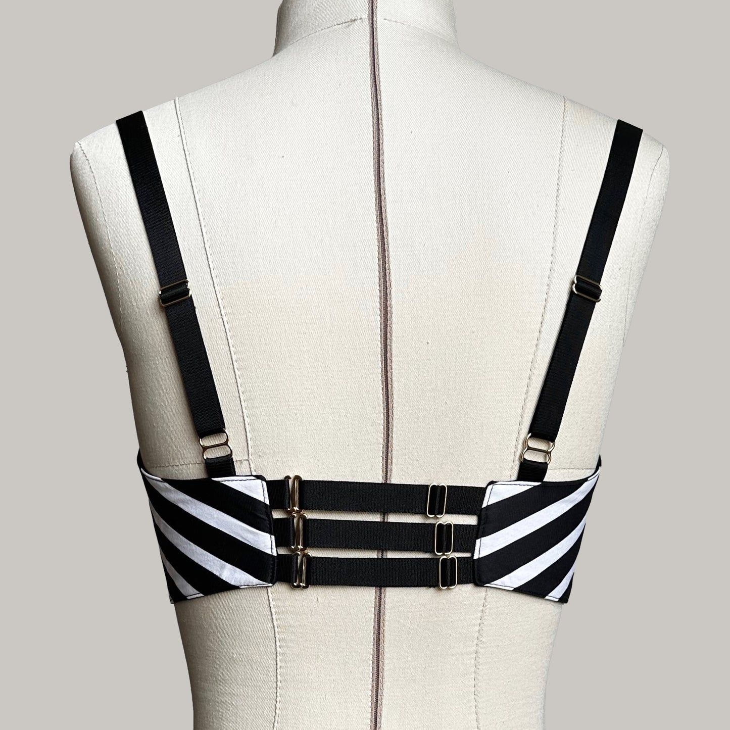 Anastasia Ouvert Wire Bra Black and White