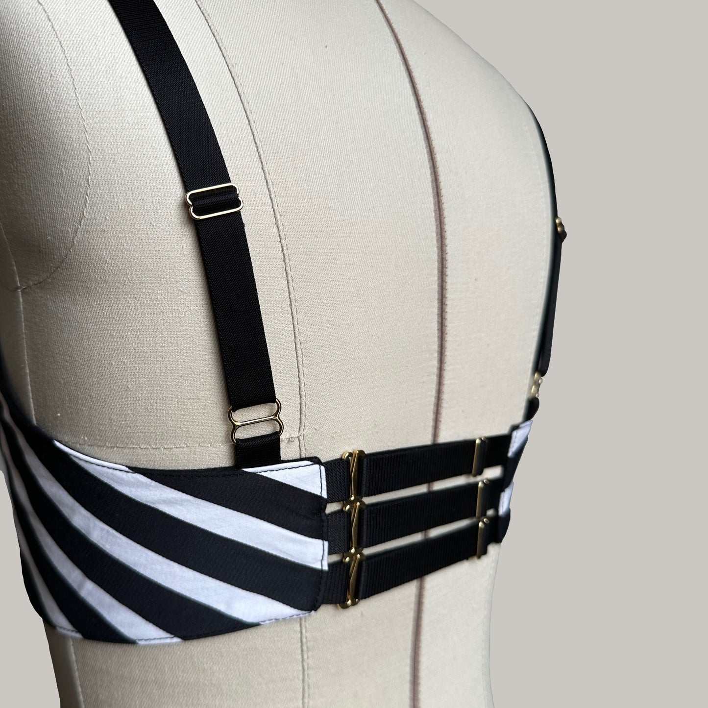Anastasia Ouvert Wire Bra Black and White