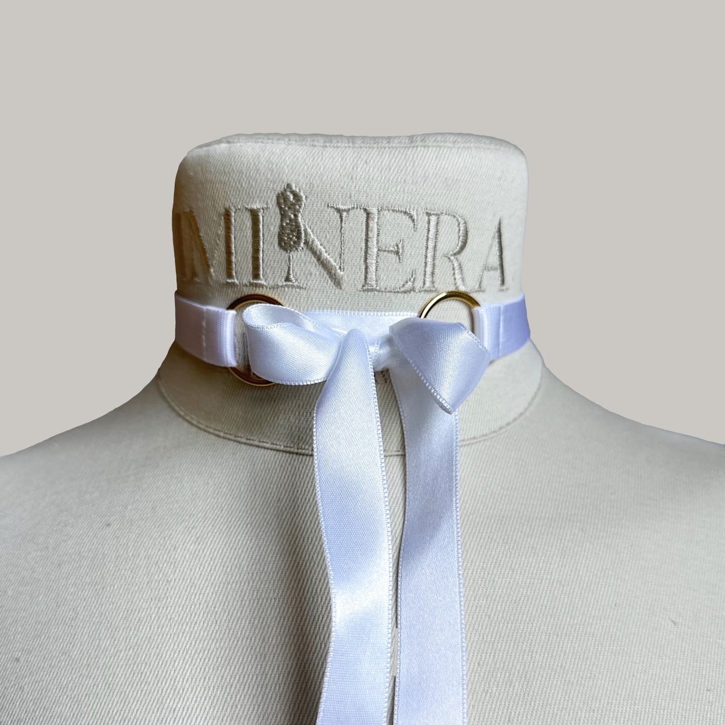 Iris Strap Collar