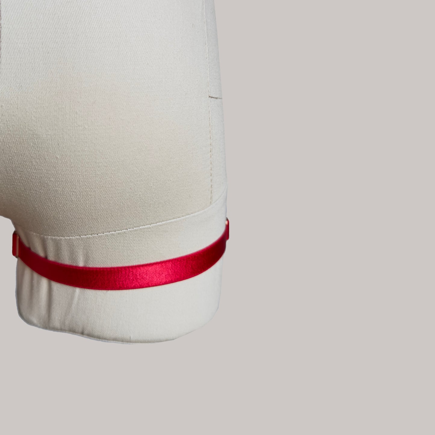 Garters With Ribbons "Iris" Red