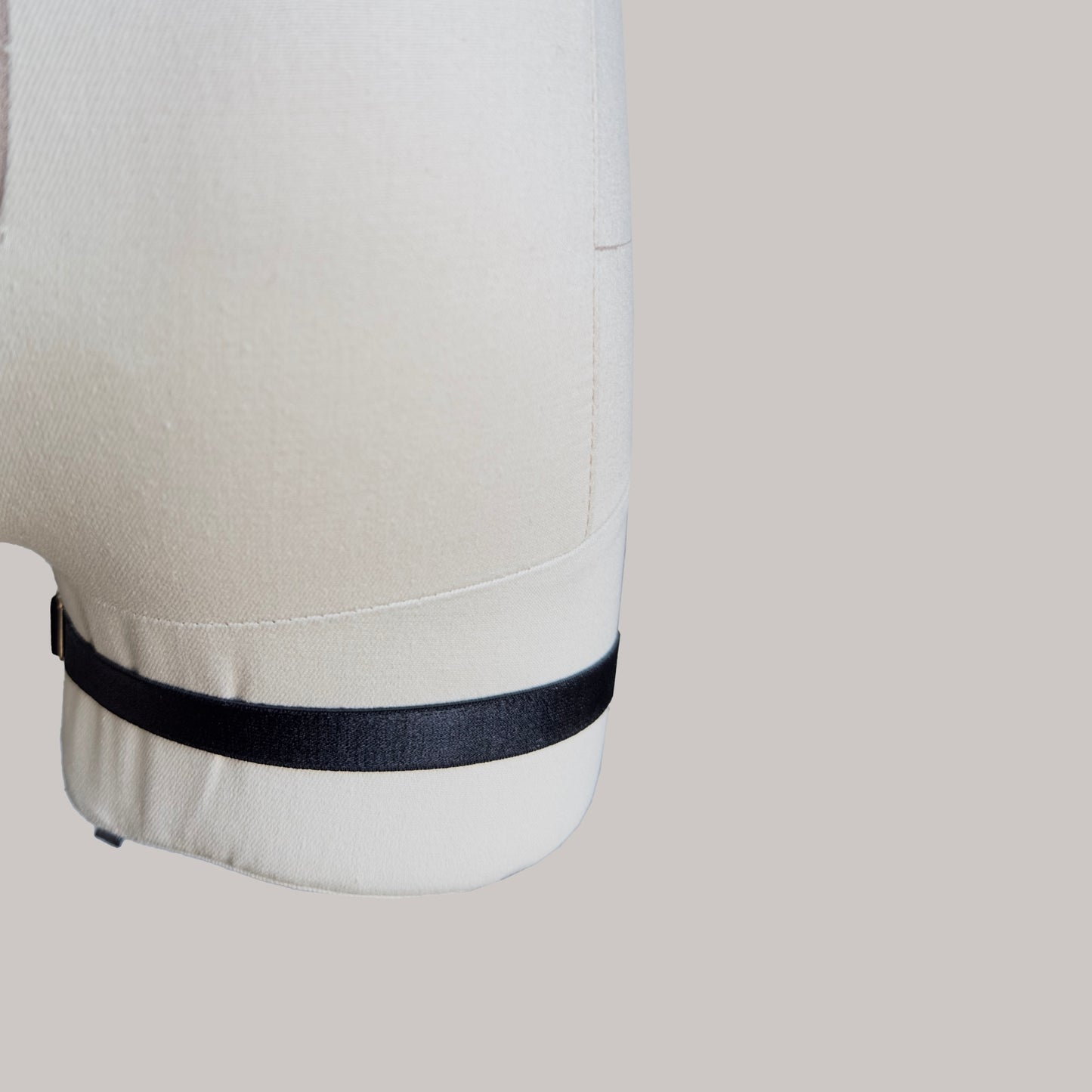 Garters With Ribbons "Iris" Black