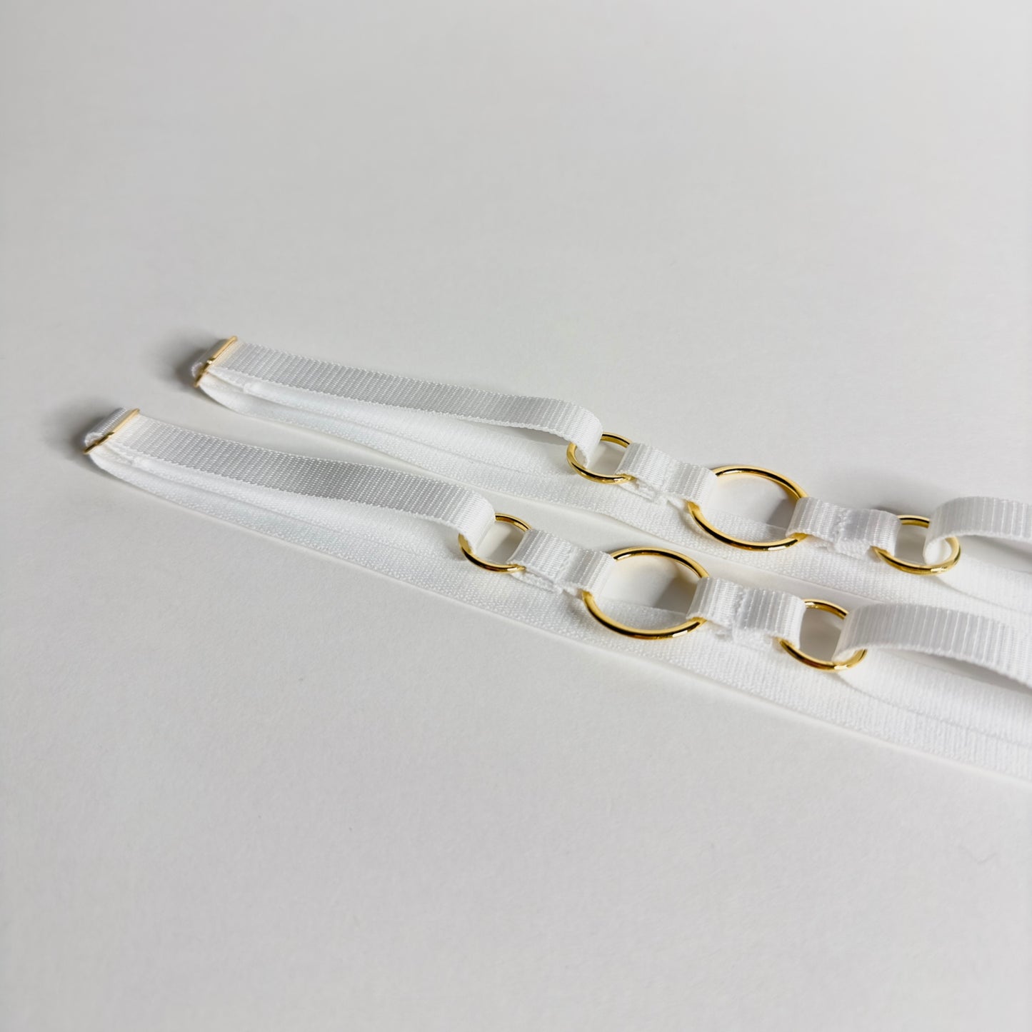 CANDYMISHKA Three Ring Garters "Calliope" White