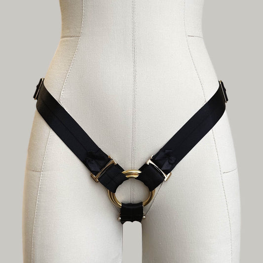 Thong Strap On Harness "Cora" Black