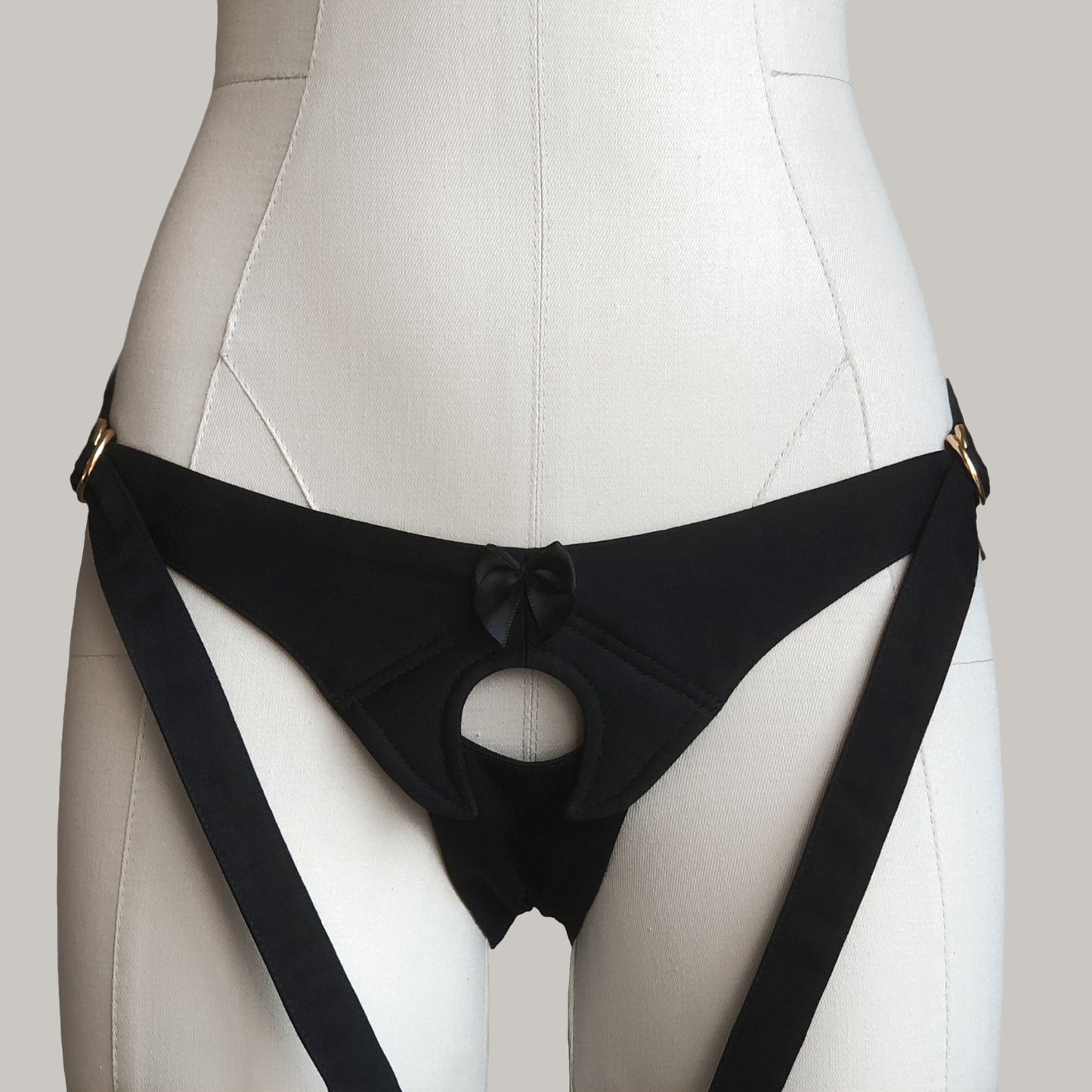 Classic Velcro Mid Rise Strap On Harness (Black)