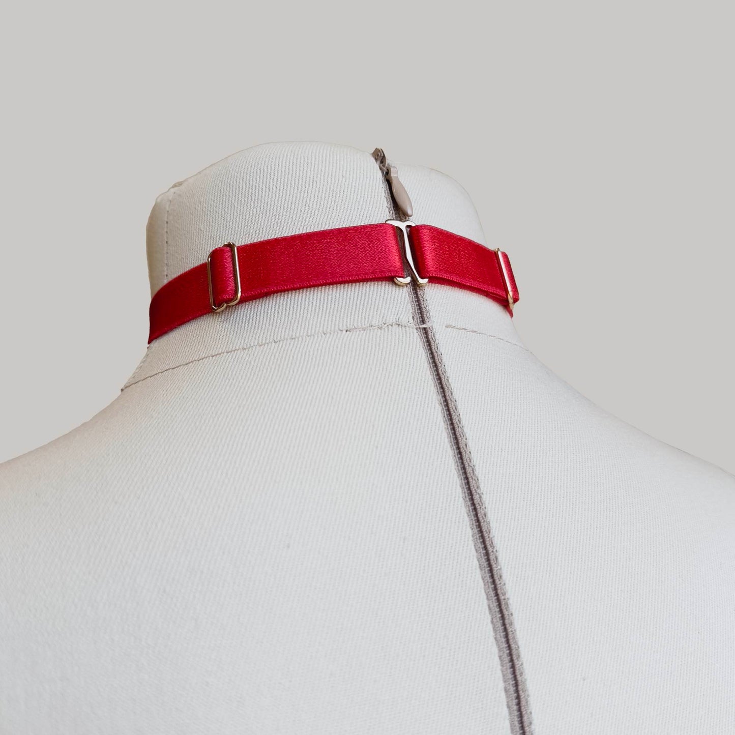 Collar With Ribbons "Iris" Red