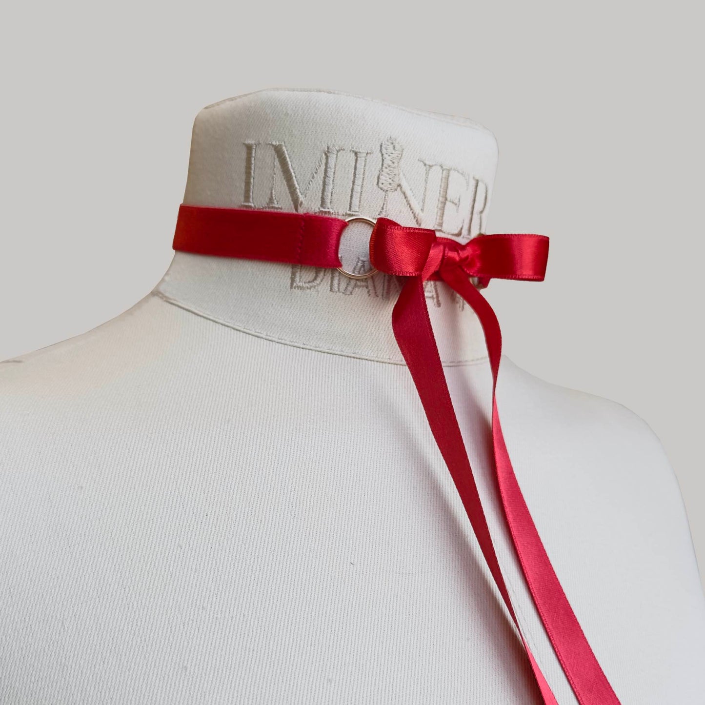 Collar With Ribbons "Iris" Red