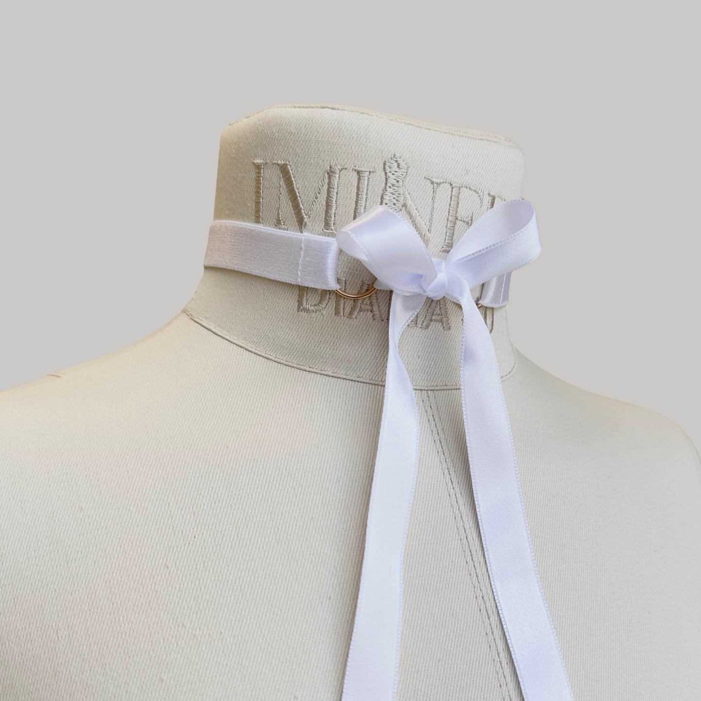 Collar With Ribbons "Iris" White